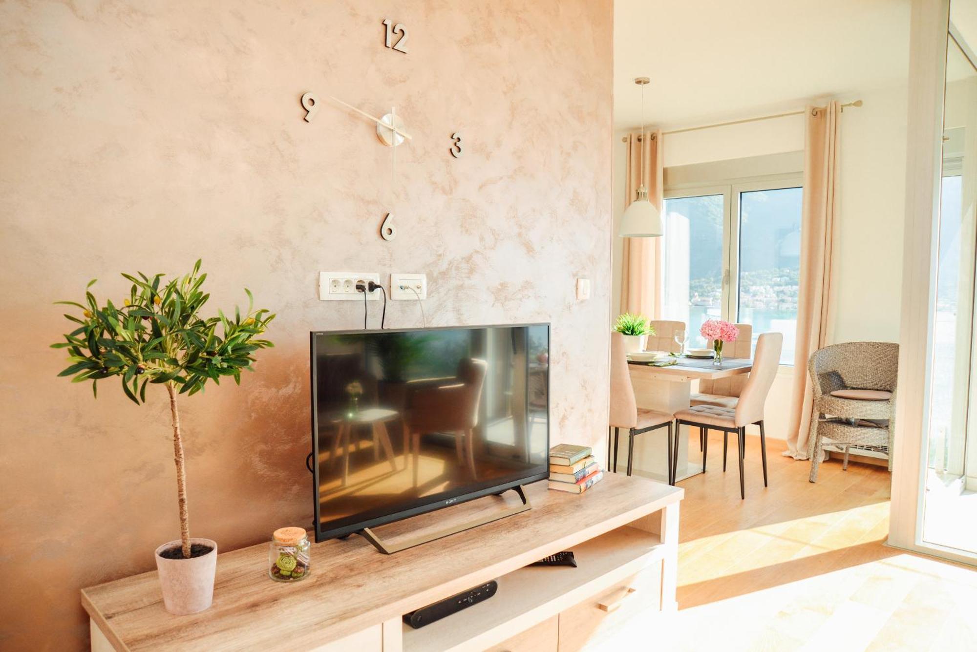Sea View Apartment For 4 Kotor Bagian luar foto