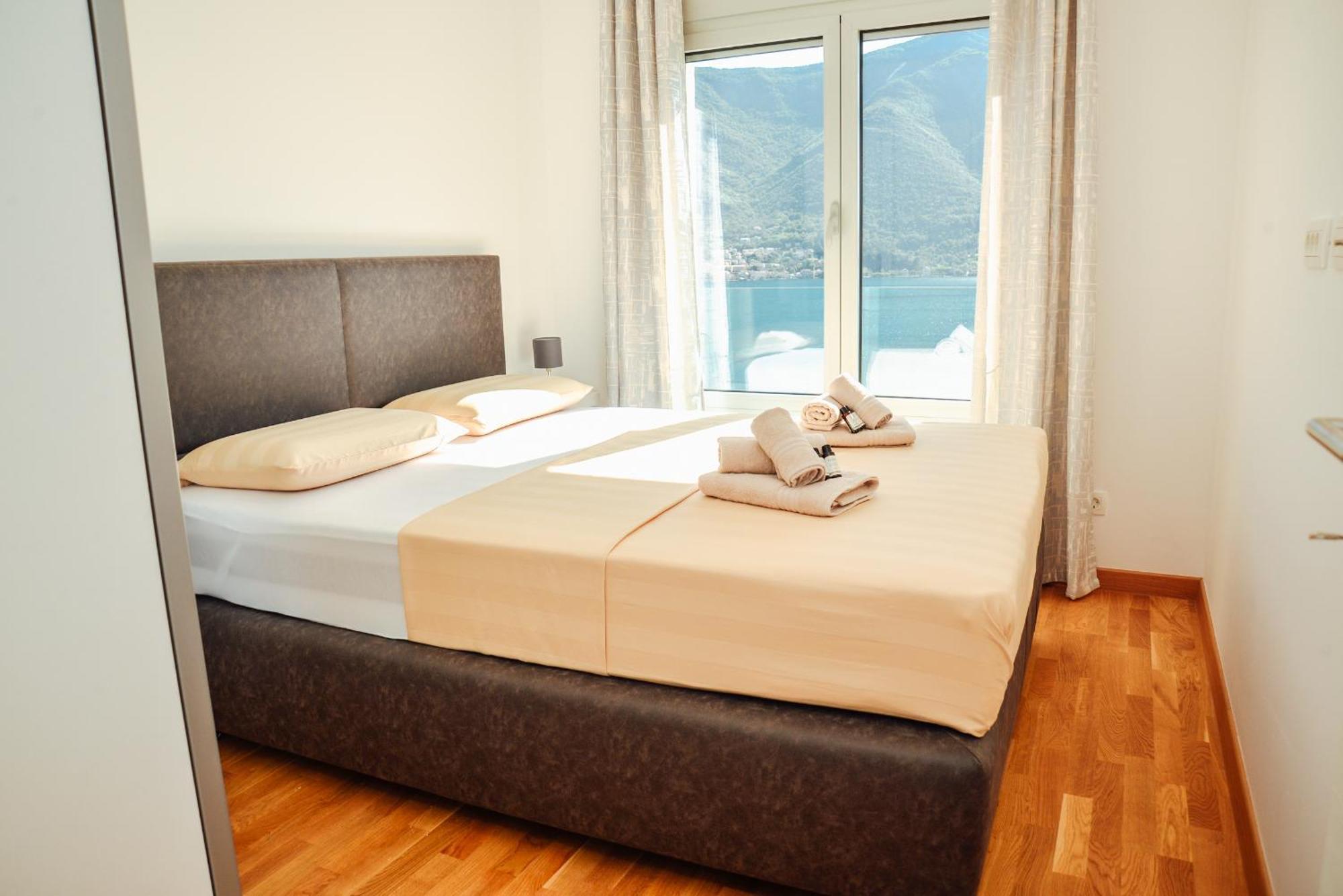 Sea View Apartment For 4 Kotor Bagian luar foto
