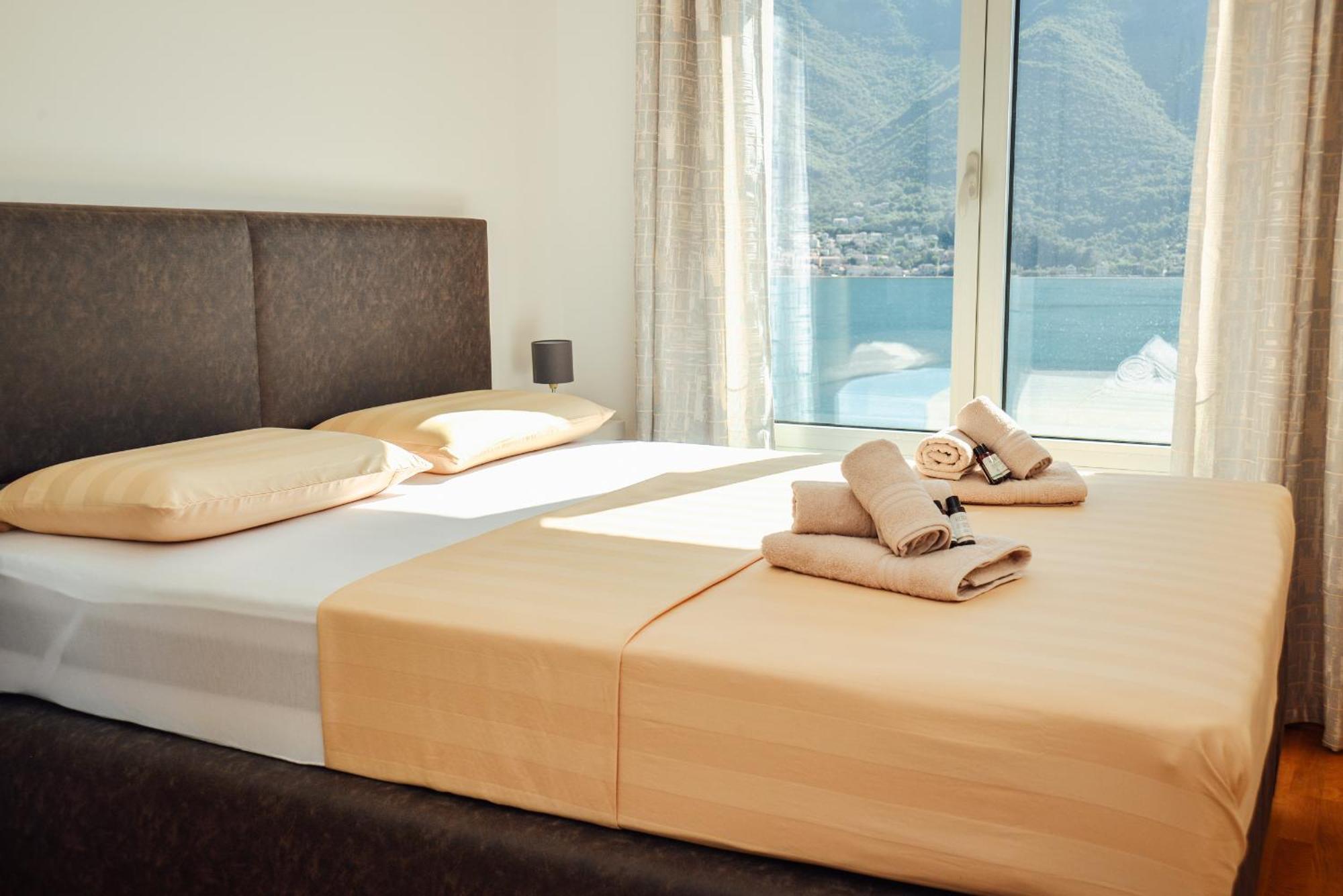 Sea View Apartment For 4 Kotor Bagian luar foto
