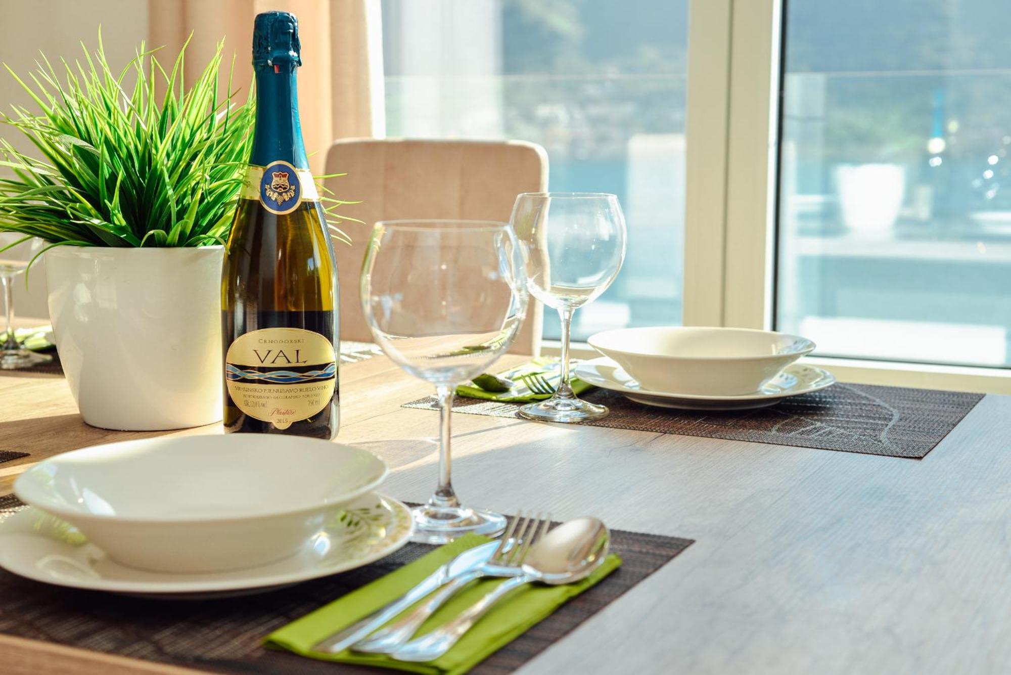 Sea View Apartment For 4 Kotor Bagian luar foto