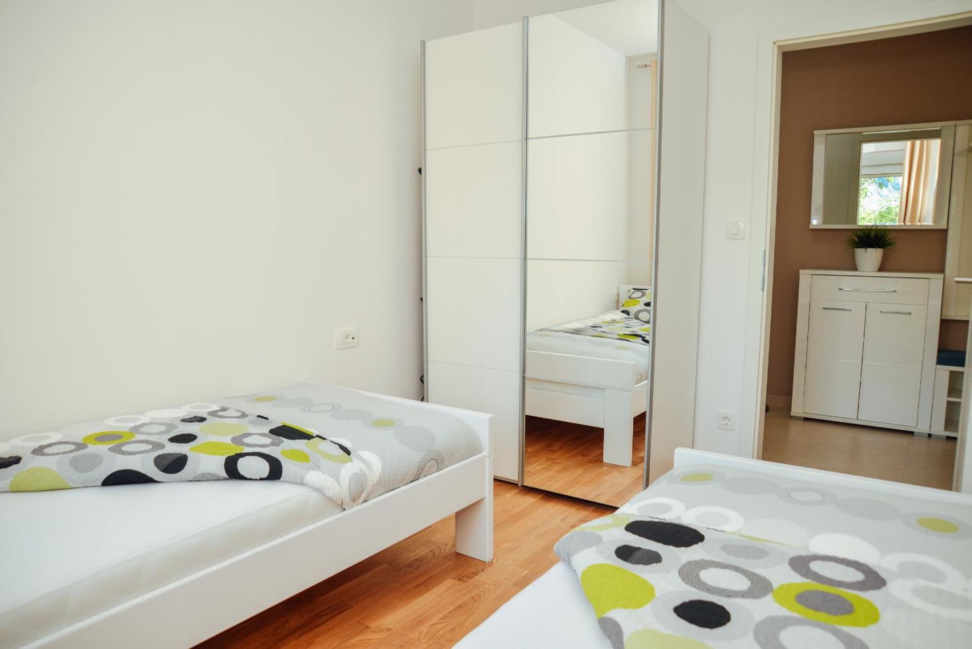Sea View Apartment For 4 Kotor Bagian luar foto