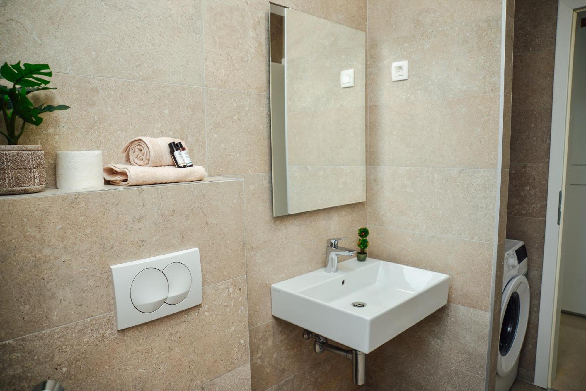 Sea View Apartment For 4 Kotor Bagian luar foto